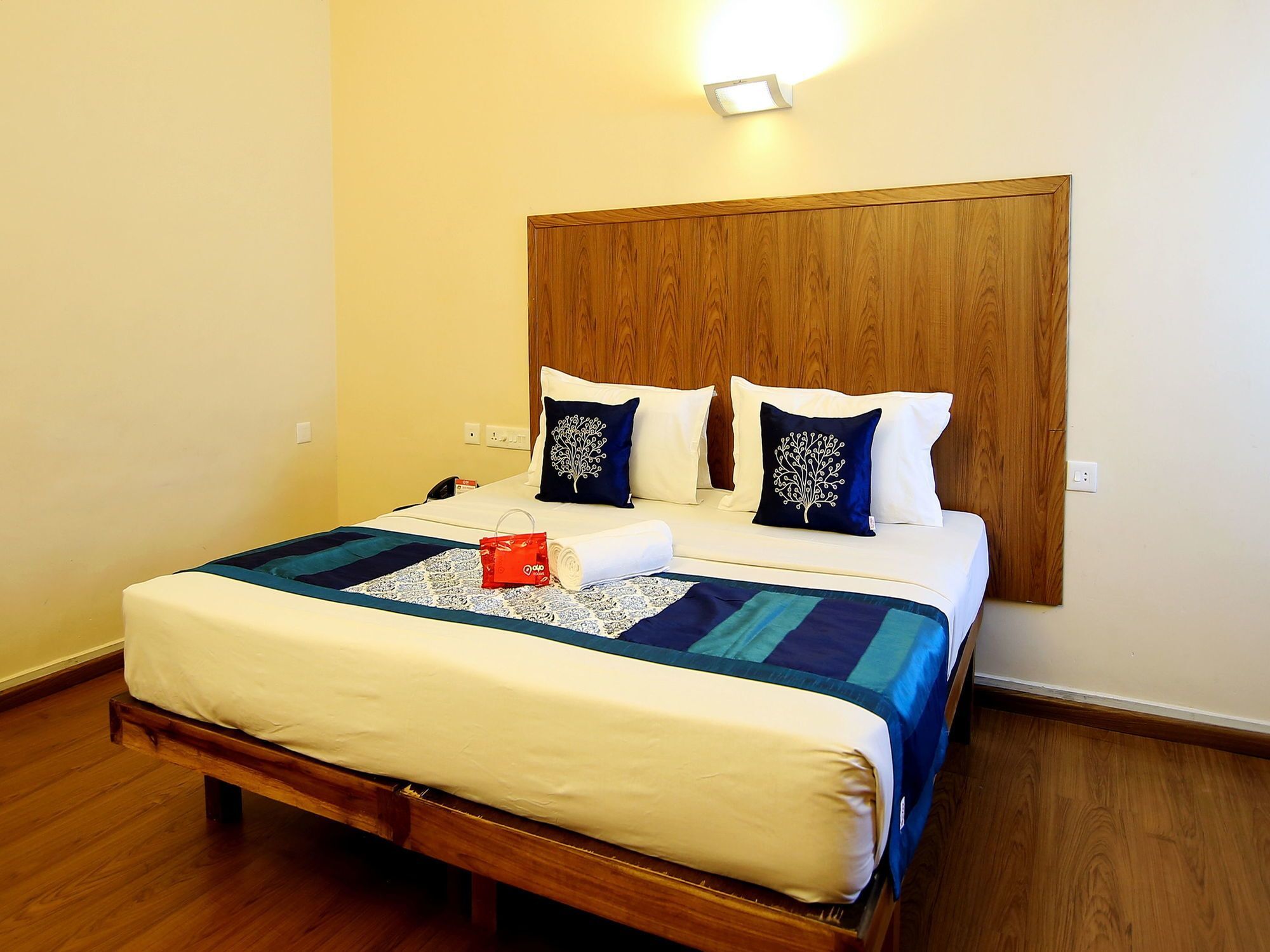 Oyo 2887 Hotel Sn International Kumily Экстерьер фото